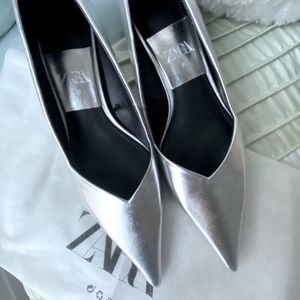 Zara metallic pumps